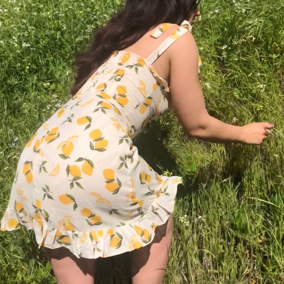 Cottagecore Lemon Dress - Picture 6 of 9